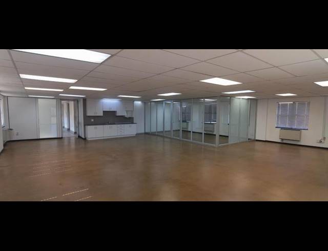 BUSINESS PROPERTY TO RENT IN MENLYN